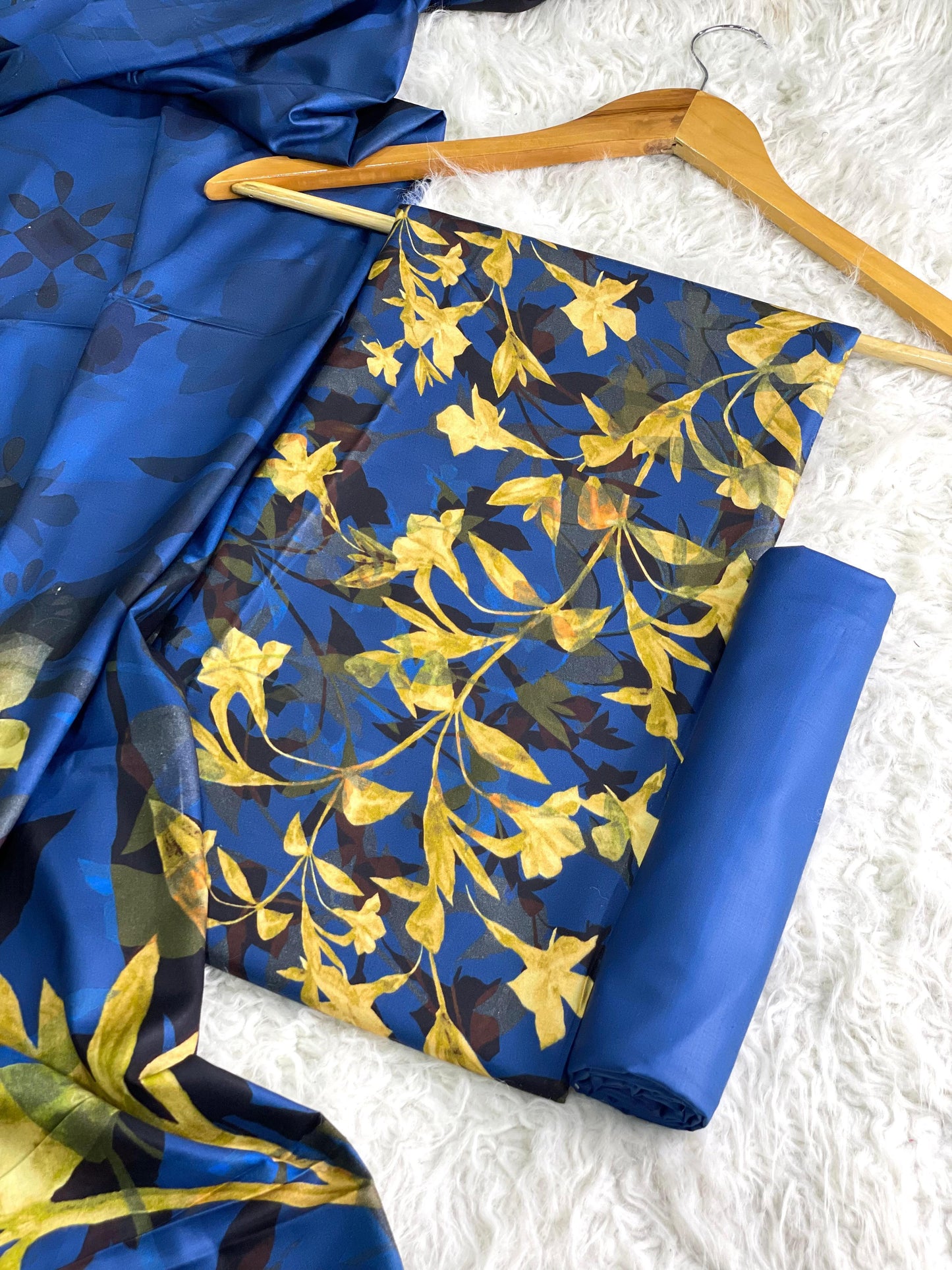 ALKARAM LINEN Digital Print 3pc 2025