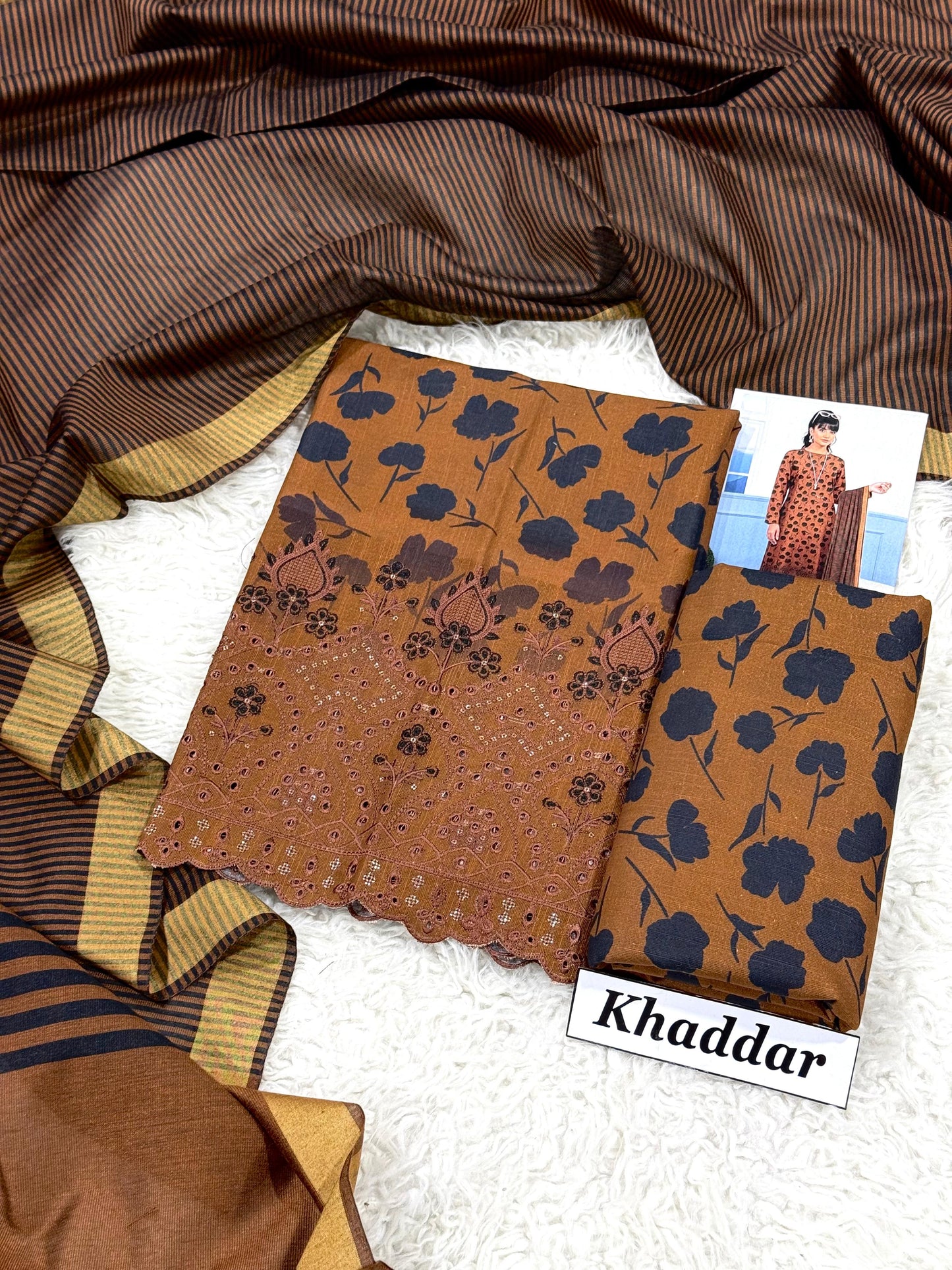 KHADDAR 3pc DAMAN Embroidered With Dyed Yarn Dupatta
