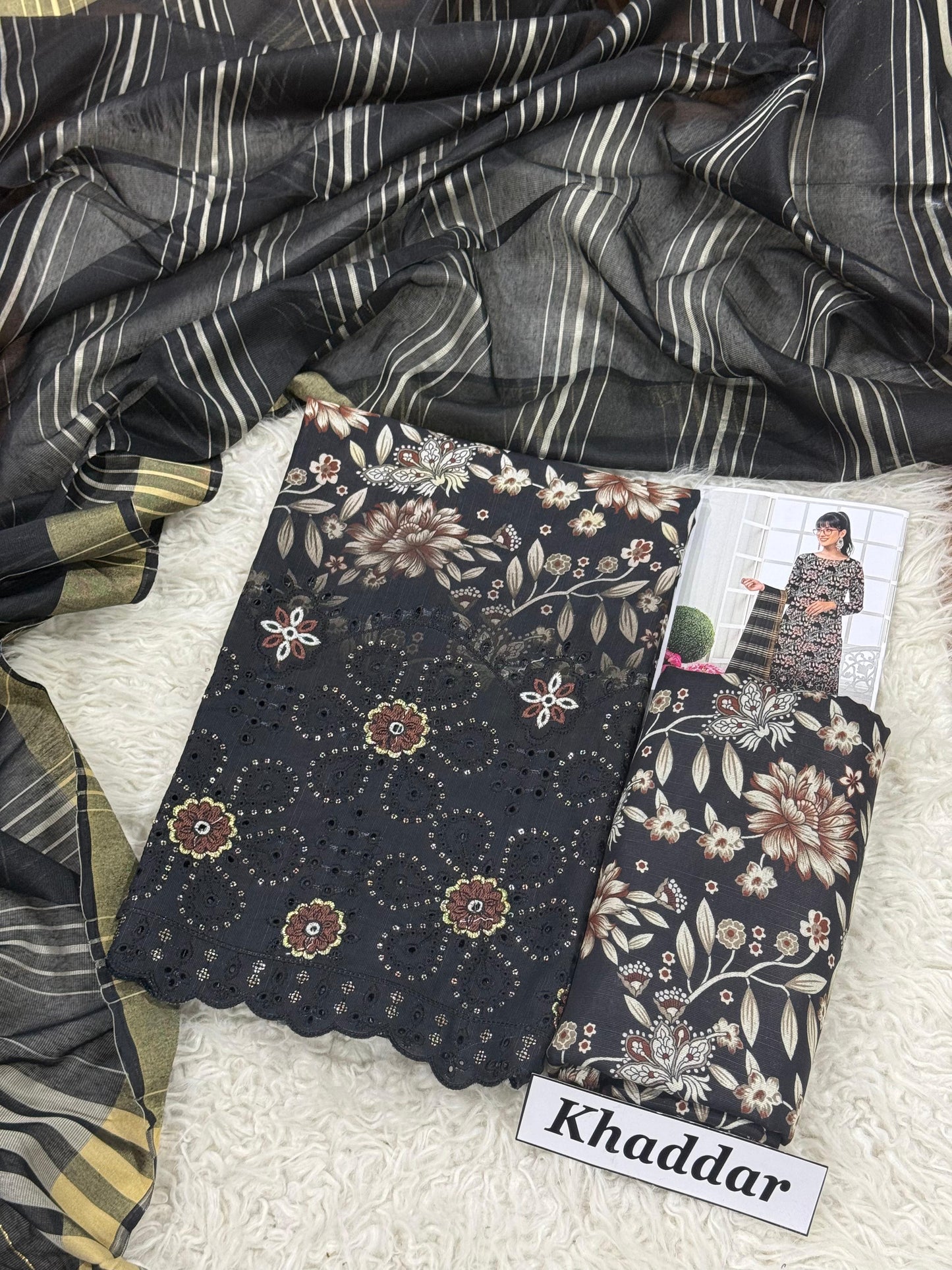 KHADDAR 3pc DAMAN Embroidered With Dyed Yarn Dupatta