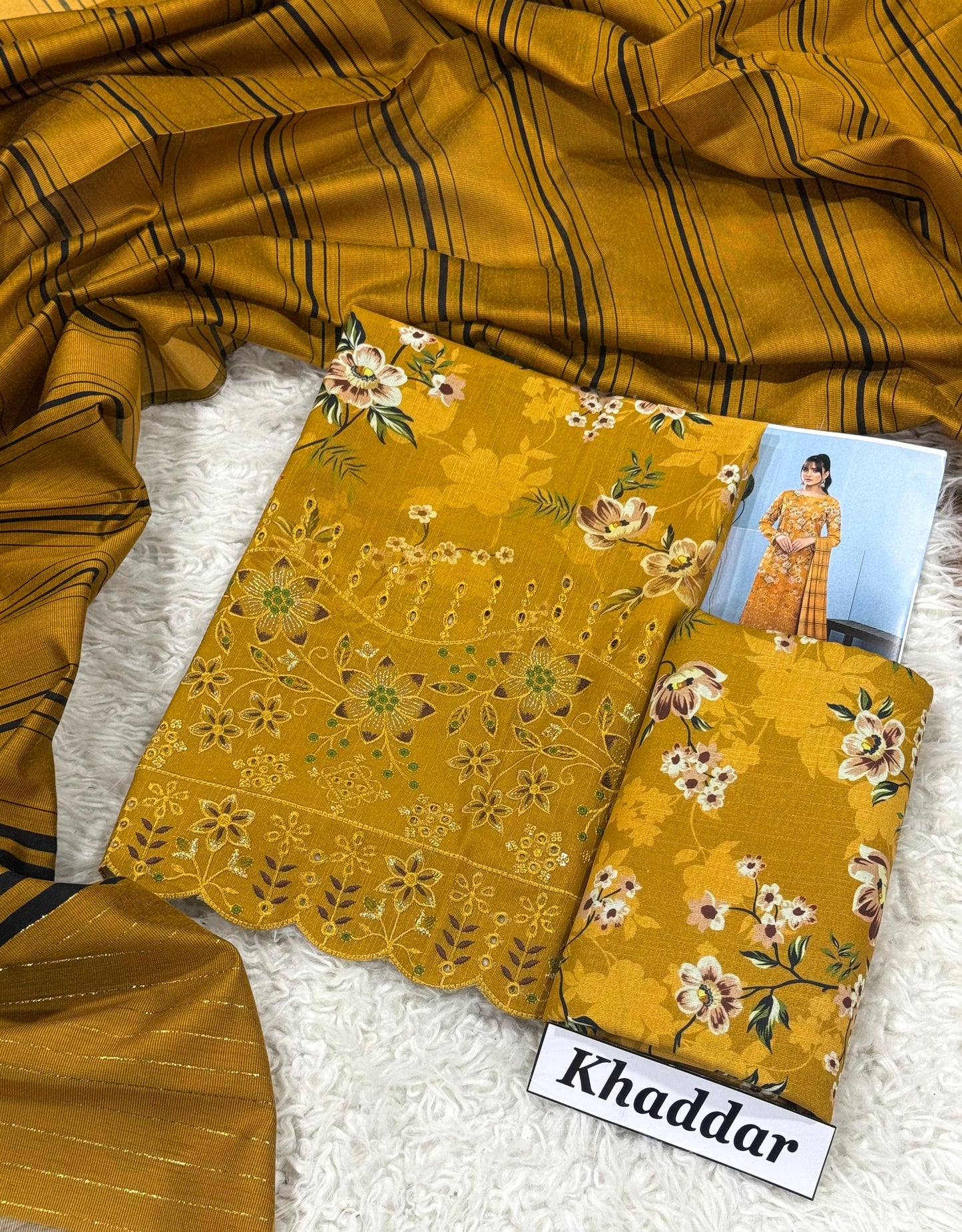 KHADDAR 3pc DAMAN Embroidered With Dyed Yarn Dupatta